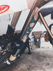 Serviz vzmetenja Sky racing suspension